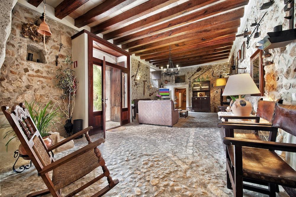 Can Guillo Hotel